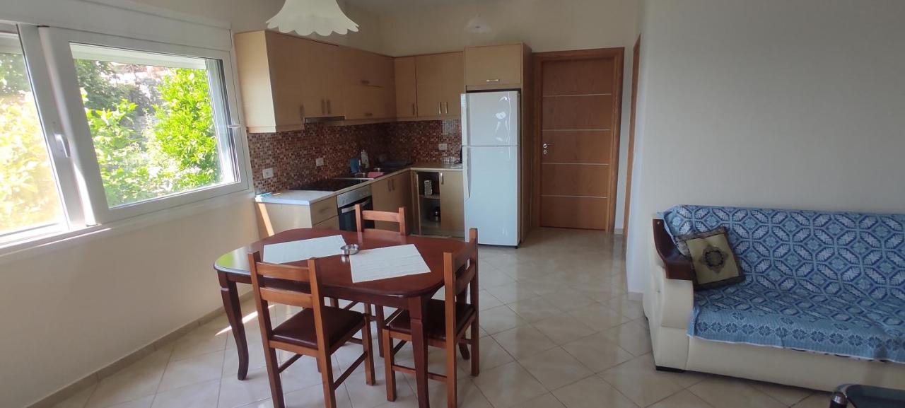 Lucas Apartments Himare Ruang foto