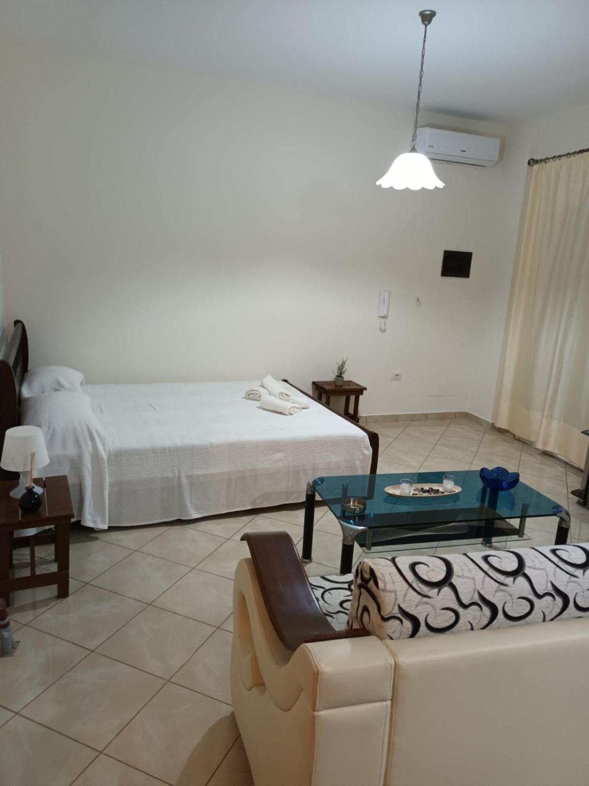 Lucas Apartments Himare Ruang foto