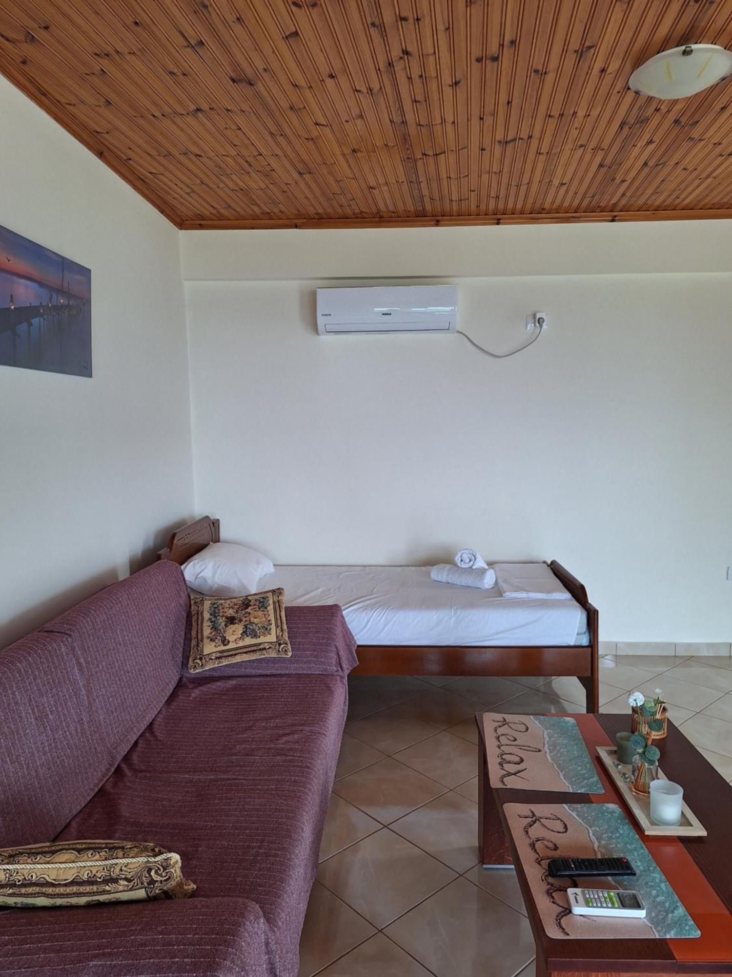 Lucas Apartments Himare Ruang foto