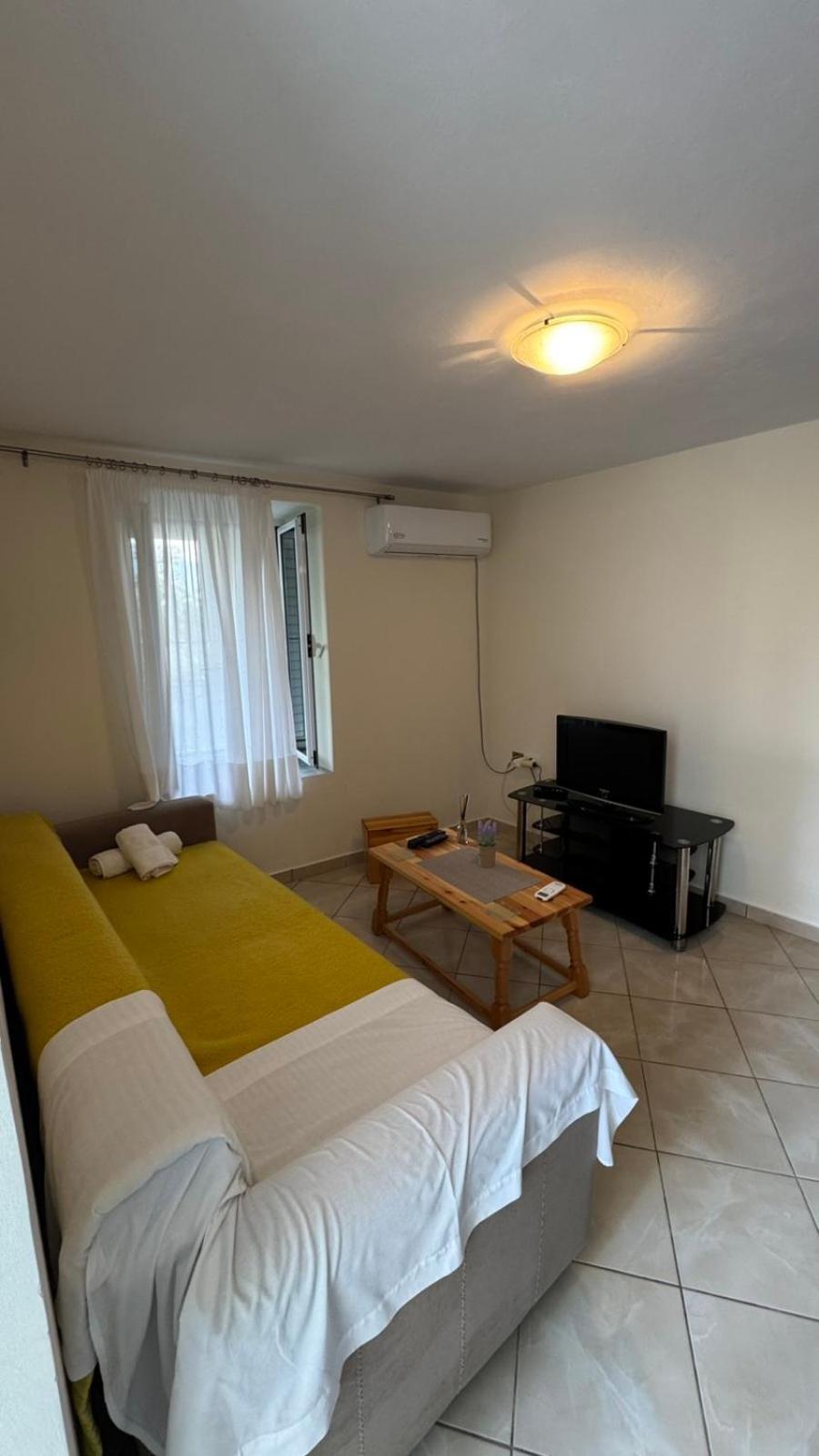Lucas Apartments Himare Ruang foto